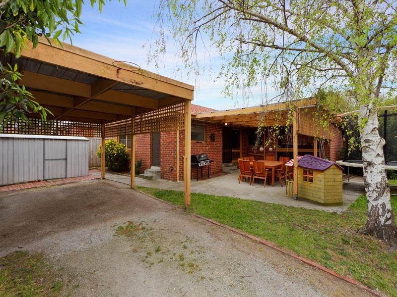 2 Locksley Close, Dingley Village VIC 3172