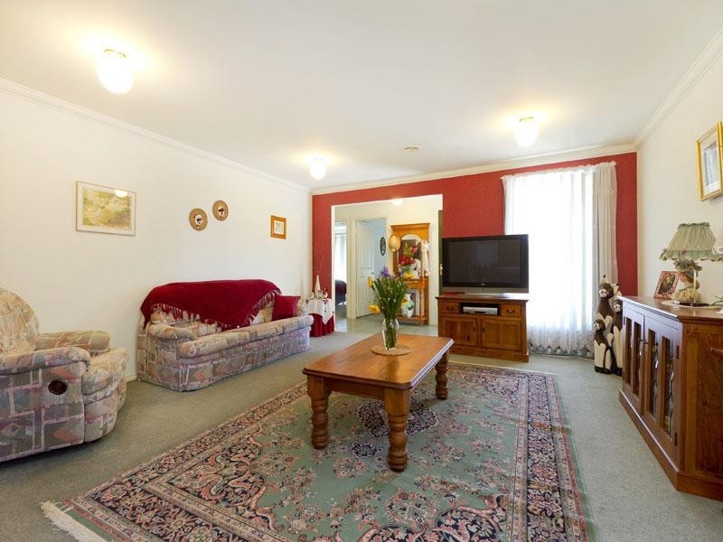 42 Albert Place, Dingley Village VIC 3172
