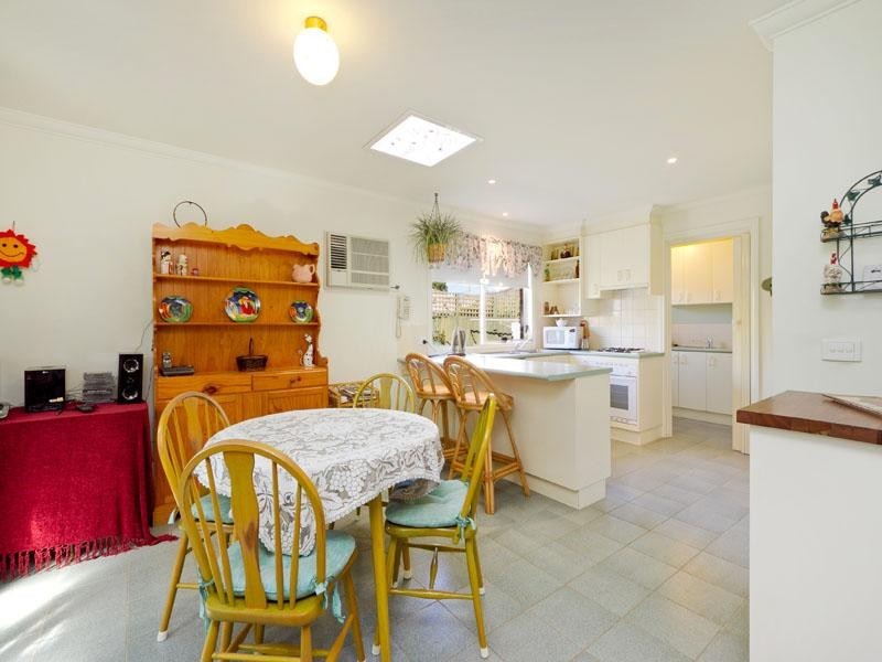 42 Albert Place, Dingley Village VIC 3172