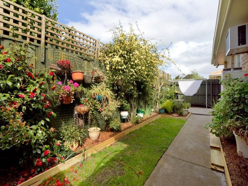 42 Albert Place, Dingley Village VIC 3172