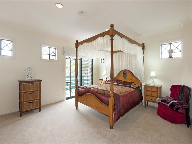 5 Caruana Drive, Dingley Village VIC 3172