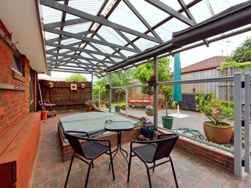 18 Kingston Drive, Dingley Village VIC 3172