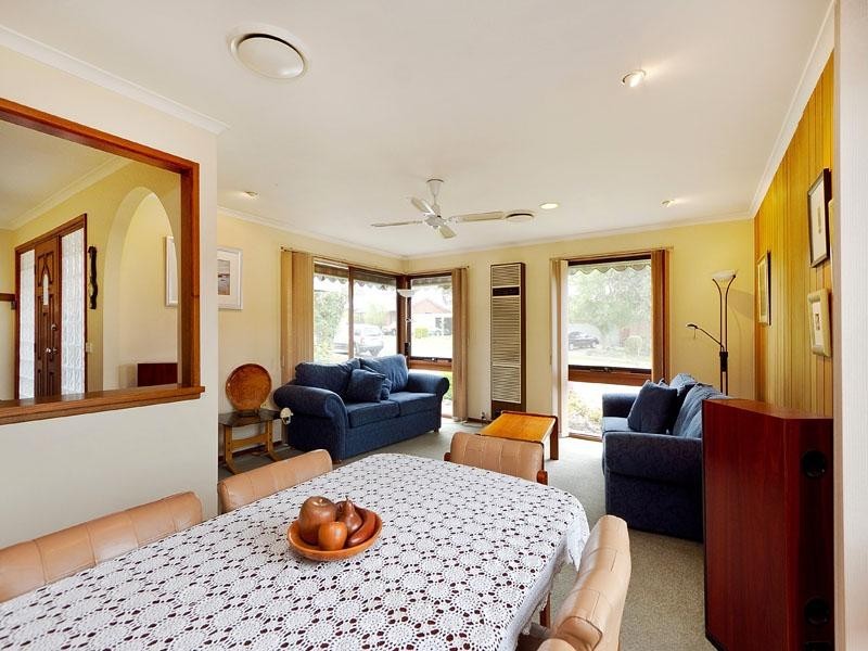 18 Kingston Drive, Dingley Village VIC 3172