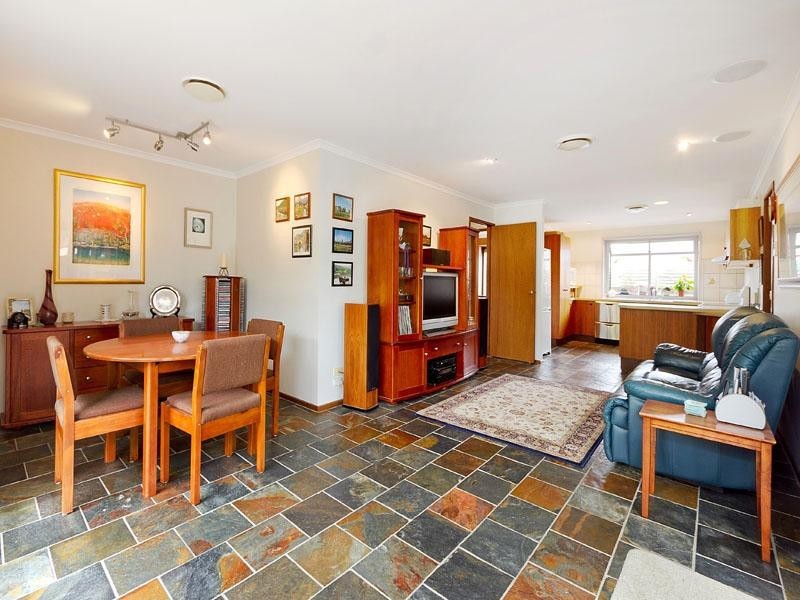 18 Kingston Drive, Dingley Village VIC 3172