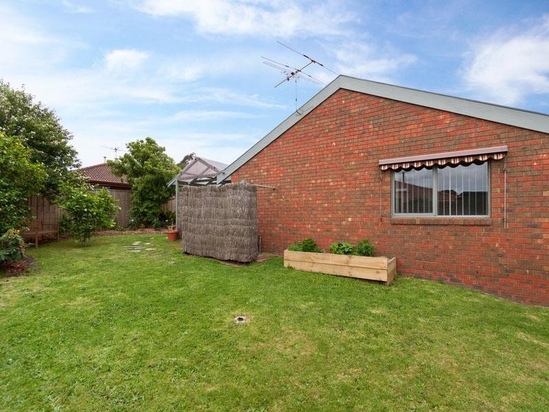 18 Kingston Drive, Dingley Village VIC 3172