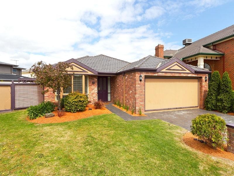 6 Bogart Close, Dingley Village VIC 3172