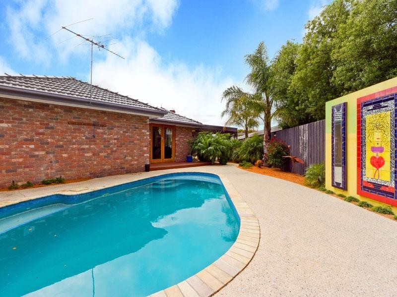 6 Bogart Close, Dingley Village VIC 3172