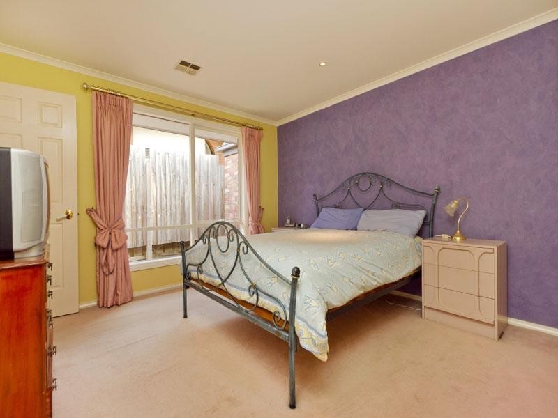 6 Bogart Close, Dingley Village VIC 3172