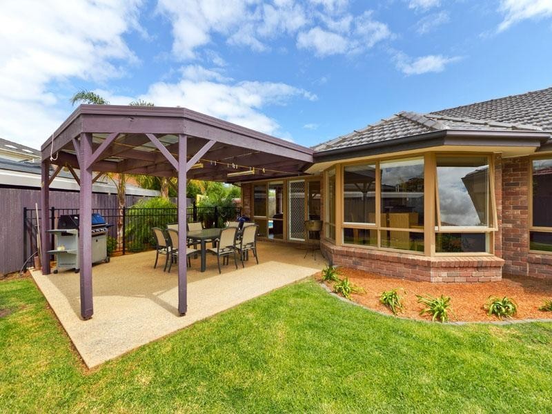 6 Bogart Close, Dingley Village VIC 3172