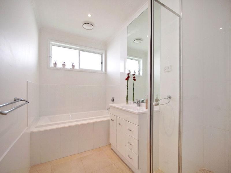 18 Toorak Drive, Dingley Village VIC 3172