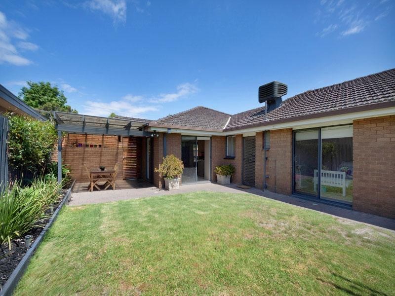18 Toorak Drive, Dingley Village VIC 3172