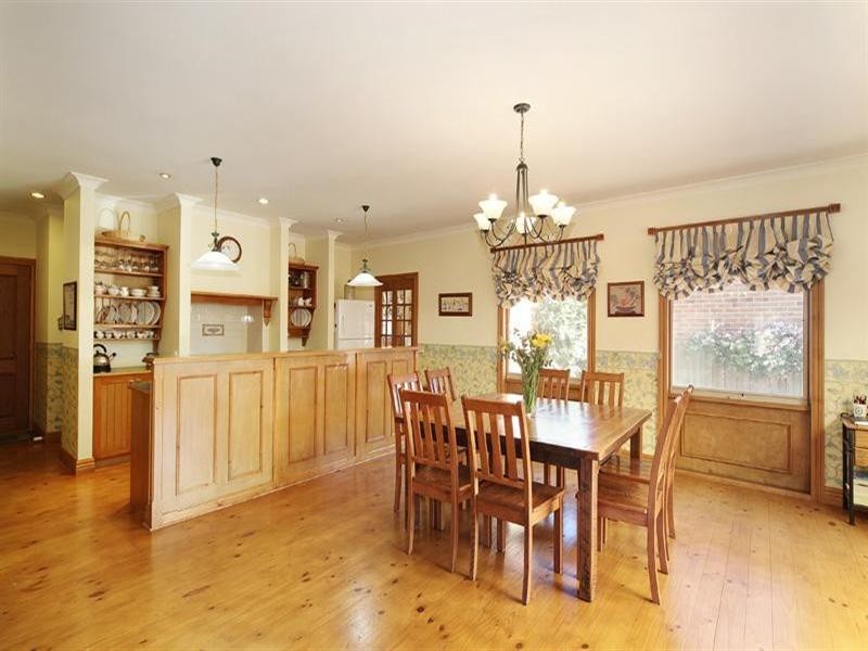 2 Donna Close, Dingley Village VIC 3172