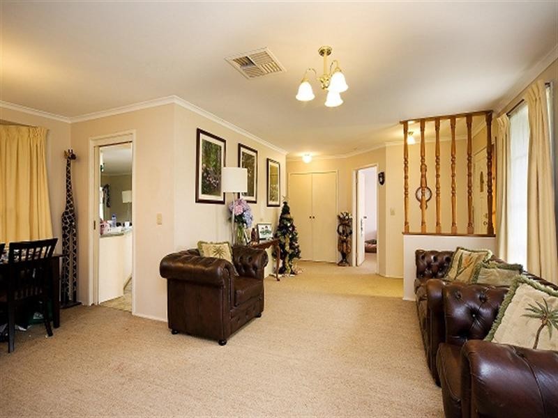 2 Village Close, Carrum Downs VIC 3201