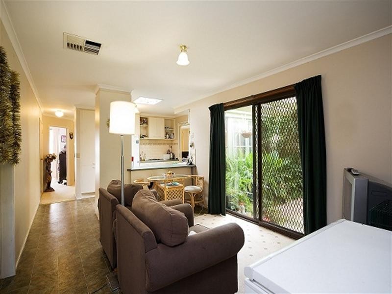 2 Village Close, Carrum Downs VIC 3201