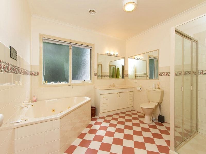 26 Wheatland Crescent, Dingley Village VIC 3172
