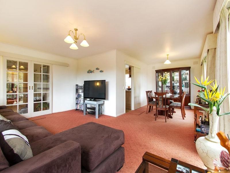 15 Golf Links Crescent, Dingley Village VIC 3172