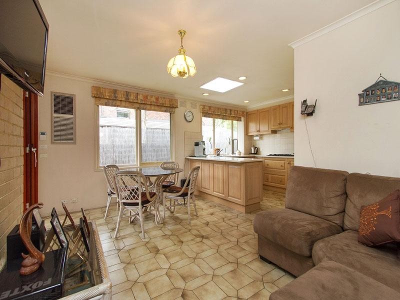 15 Golf Links Crescent, Dingley Village VIC 3172