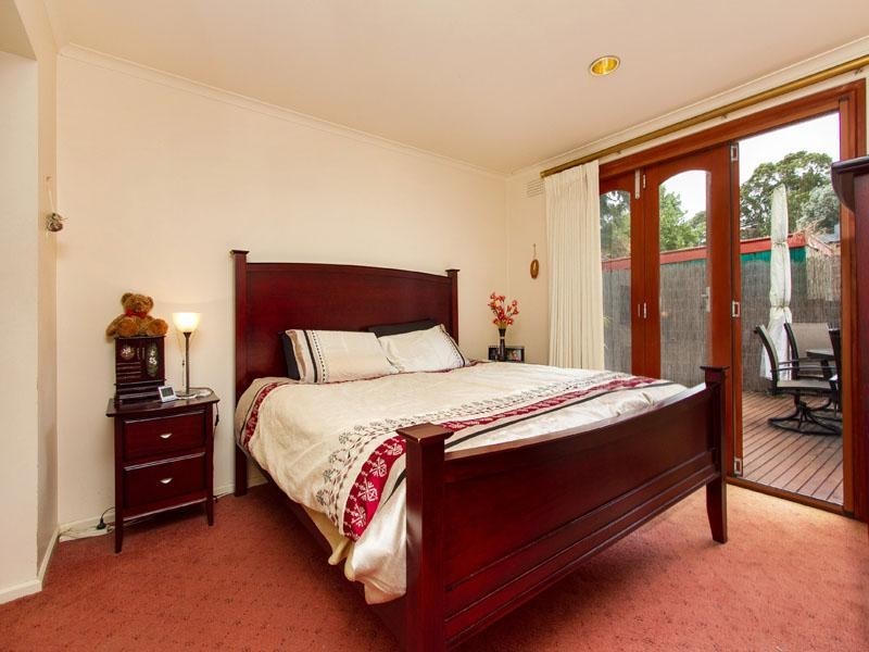 15 Golf Links Crescent, Dingley Village VIC 3172