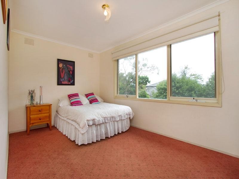 15 Golf Links Crescent, Dingley Village VIC 3172