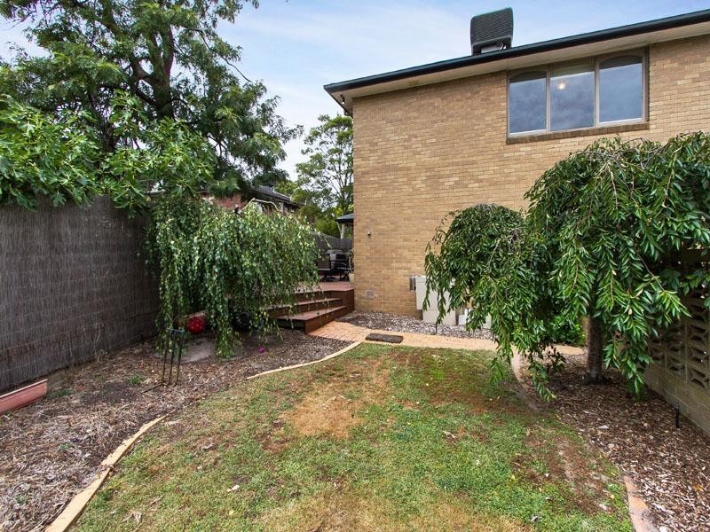 15 Golf Links Crescent, Dingley Village VIC 3172