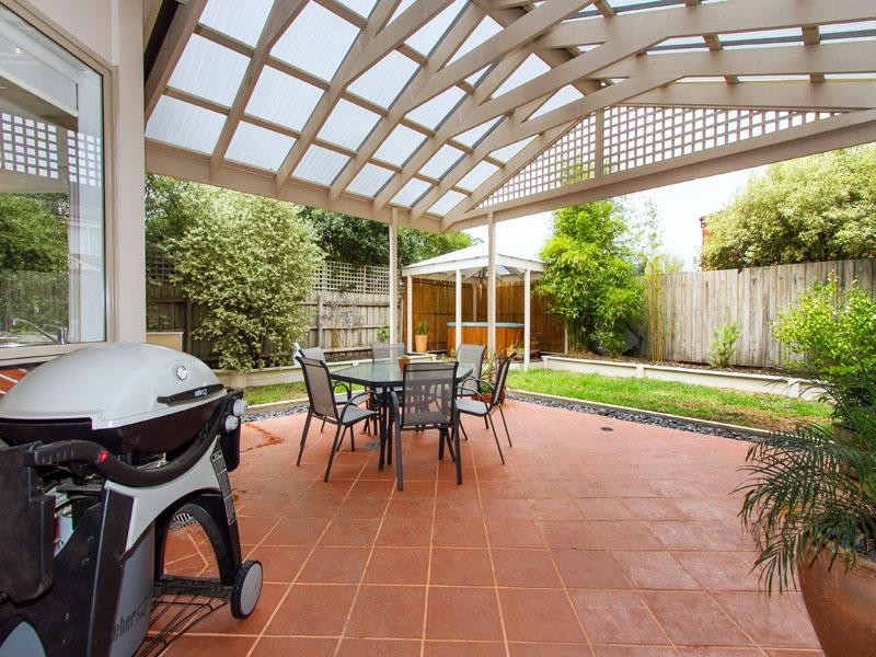 51 Wheatland Crescent, Dingley Village VIC 3172