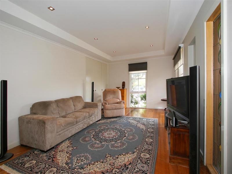 99 Beatrice Street, Cheltenham VIC 3192