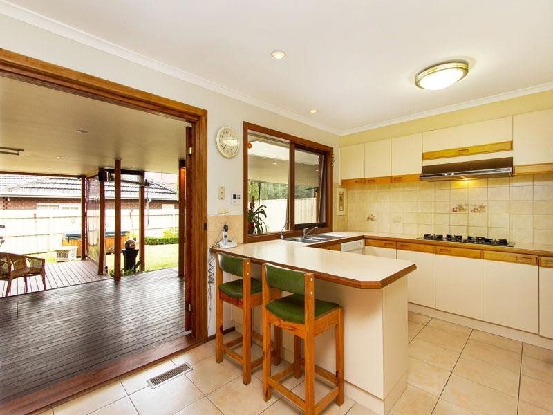 6 McClure Road, Dingley Village VIC 3172