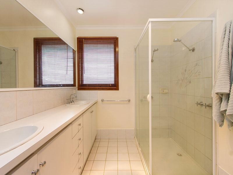 6 McClure Road, Dingley Village VIC 3172