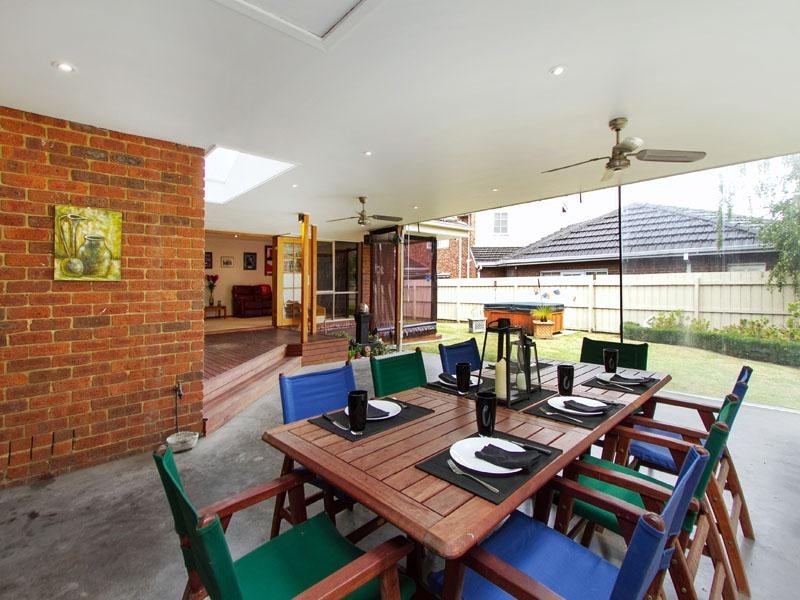 6 McClure Road, Dingley Village VIC 3172