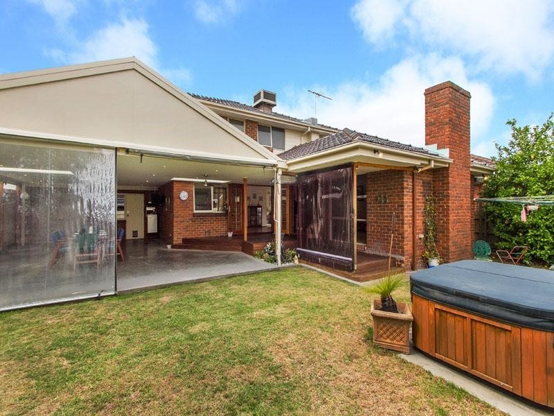 6 McClure Road, Dingley Village VIC 3172