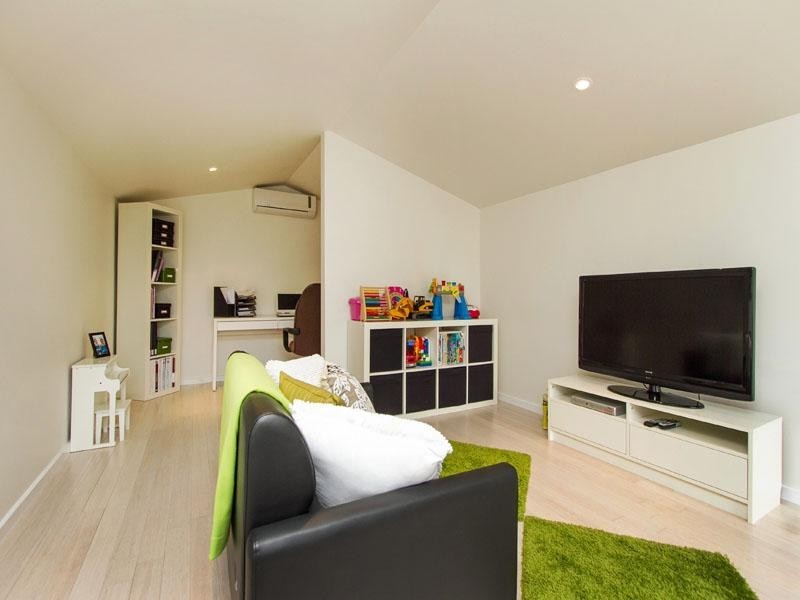 5 Pauline Avenue, Dingley Village VIC 3172