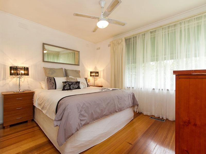 5 Pauline Avenue, Dingley Village VIC 3172