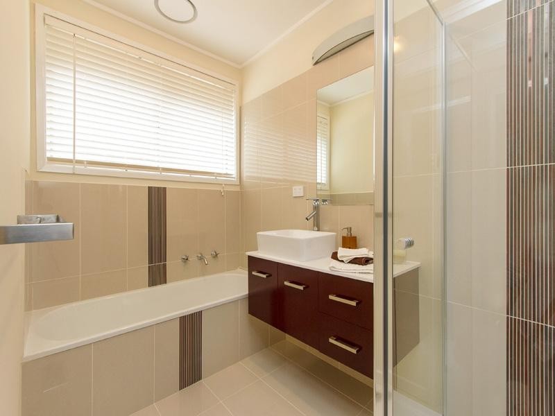 5 Pauline Avenue, Dingley Village VIC 3172