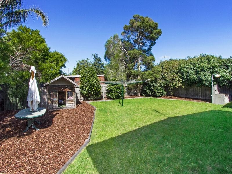 2 Anita Avenue, Dingley Village VIC 3172