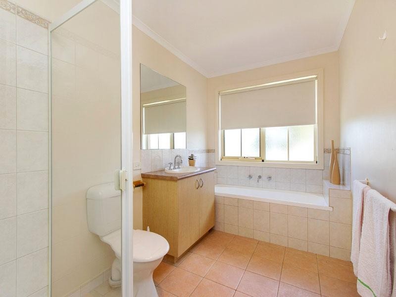1 Howard Road, Dingley Village VIC 3172