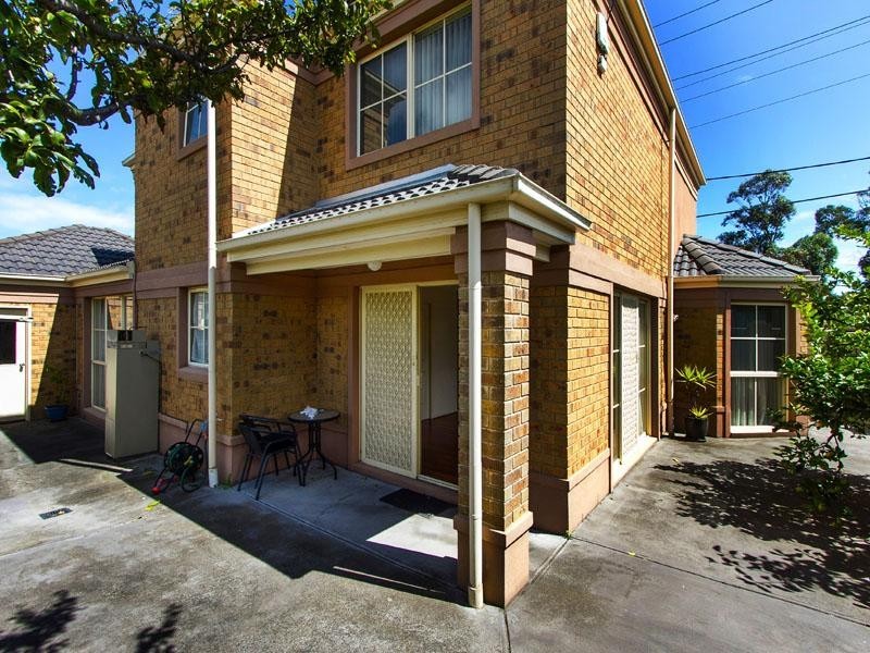 1 Howard Road, Dingley Village VIC 3172