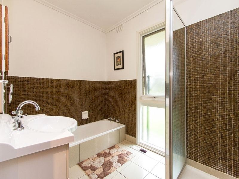 12 Emery Drive, Dingley Village VIC 3172