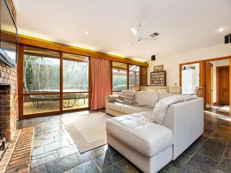 6 Gail Court, Dingley Village VIC 3172