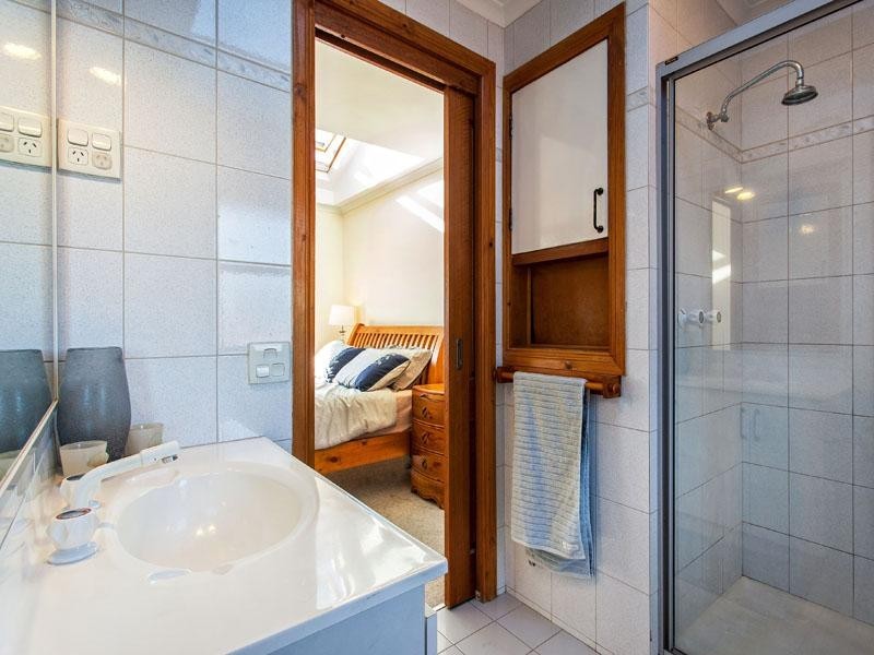 6 Gail Court, Dingley Village VIC 3172