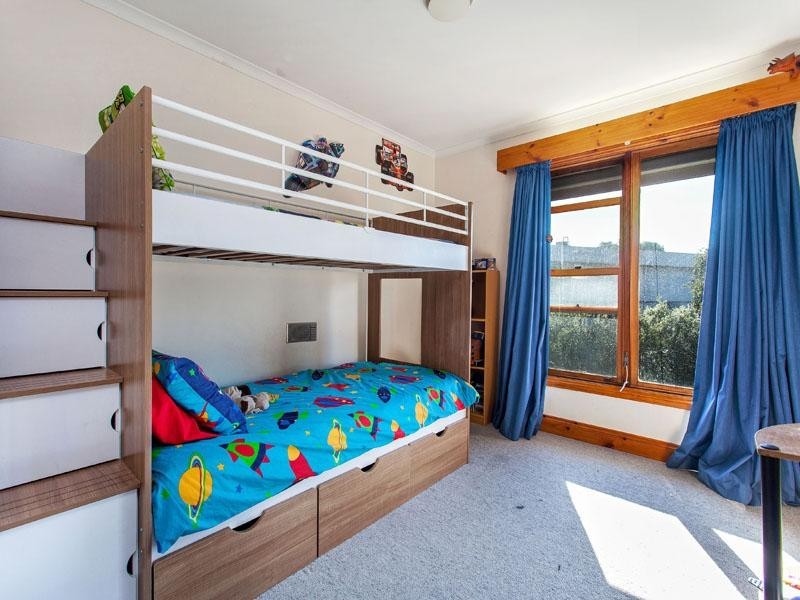 6 Gail Court, Dingley Village VIC 3172