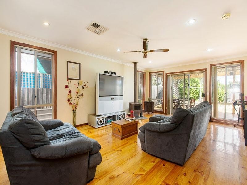 12 Lalor Court, Springvale South VIC 3172