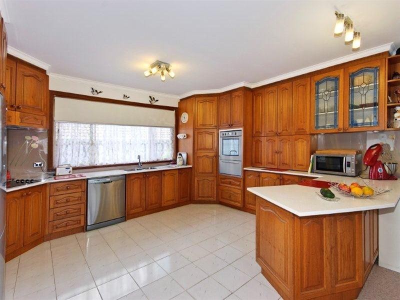 77 Howard Road, Dingley Village VIC 3172