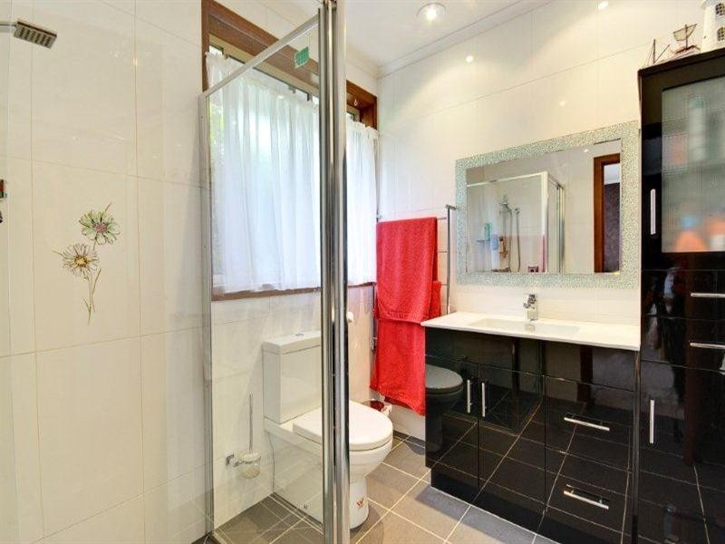 77 Howard Road, Dingley Village VIC 3172