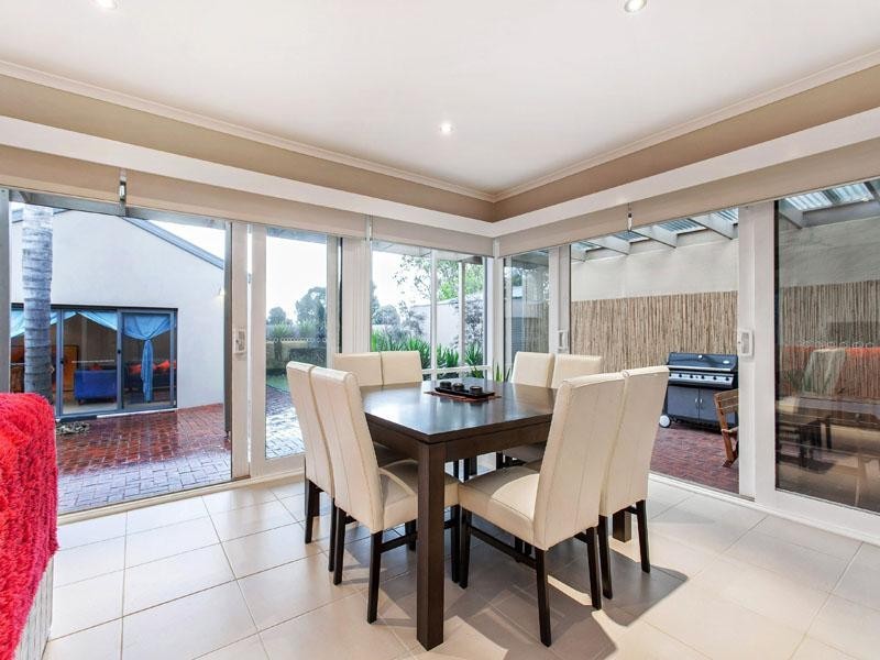 18 Kingswood Drive, Dingley Village VIC 3172