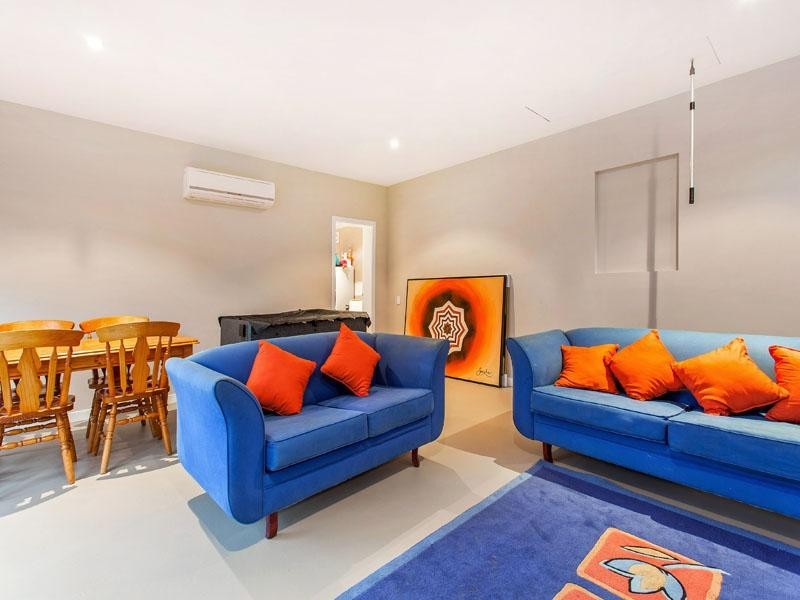 18 Kingswood Drive, Dingley Village VIC 3172