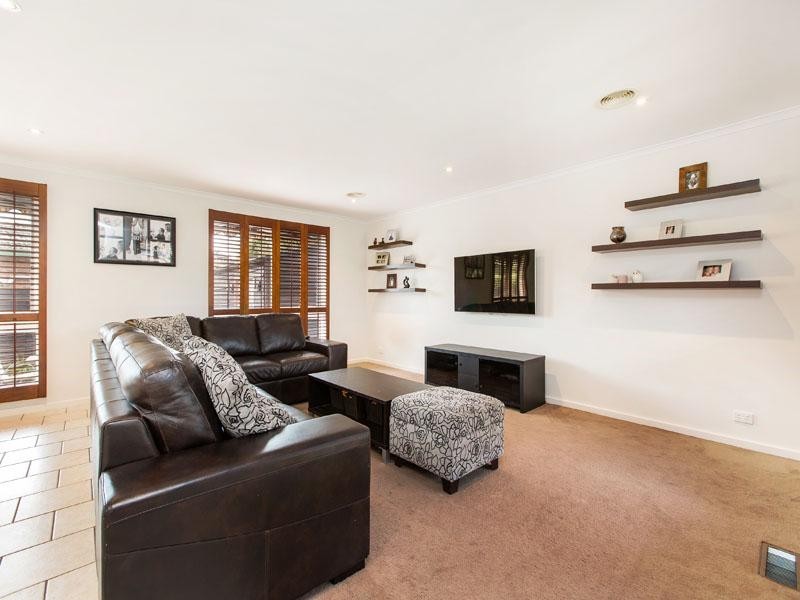 24 Toorak Drive, Dingley Village VIC 3172