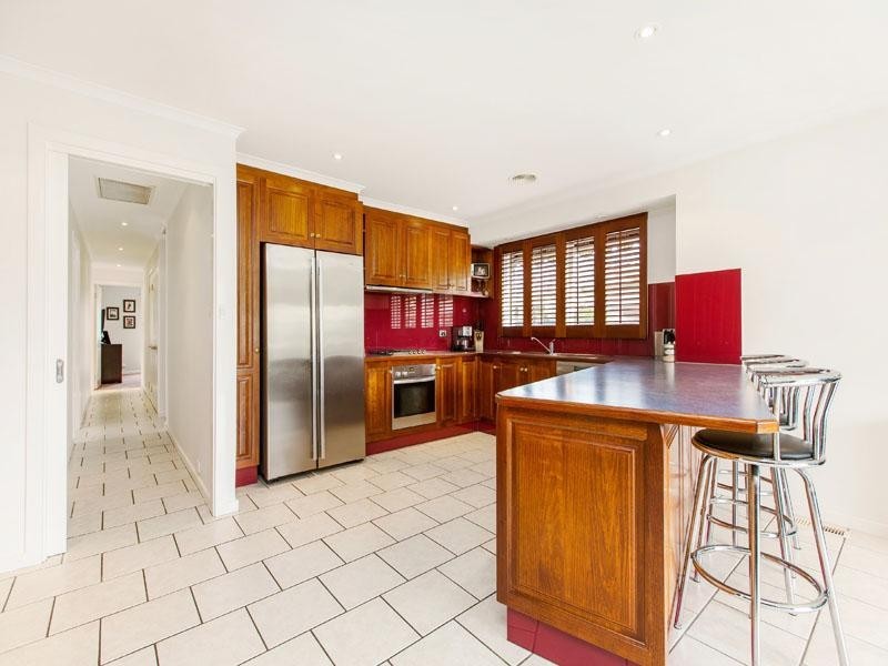 24 Toorak Drive, Dingley Village VIC 3172