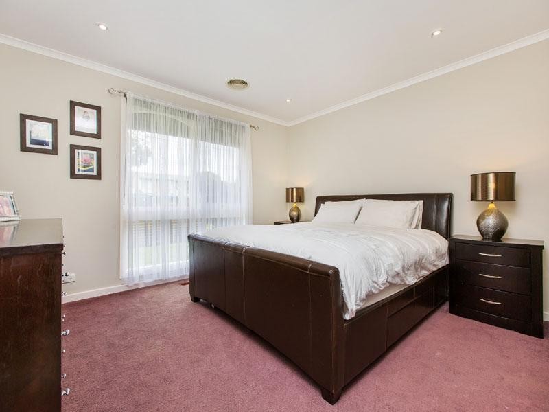 24 Toorak Drive, Dingley Village VIC 3172