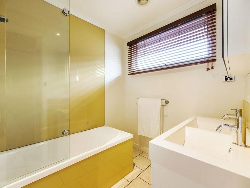 24 Toorak Drive, Dingley Village VIC 3172