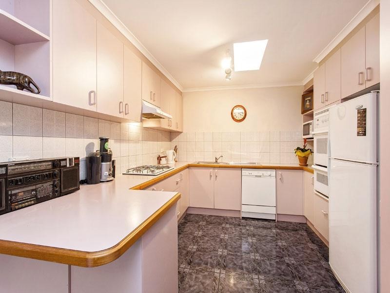 4 Oploo Court, Dingley Village VIC 3172